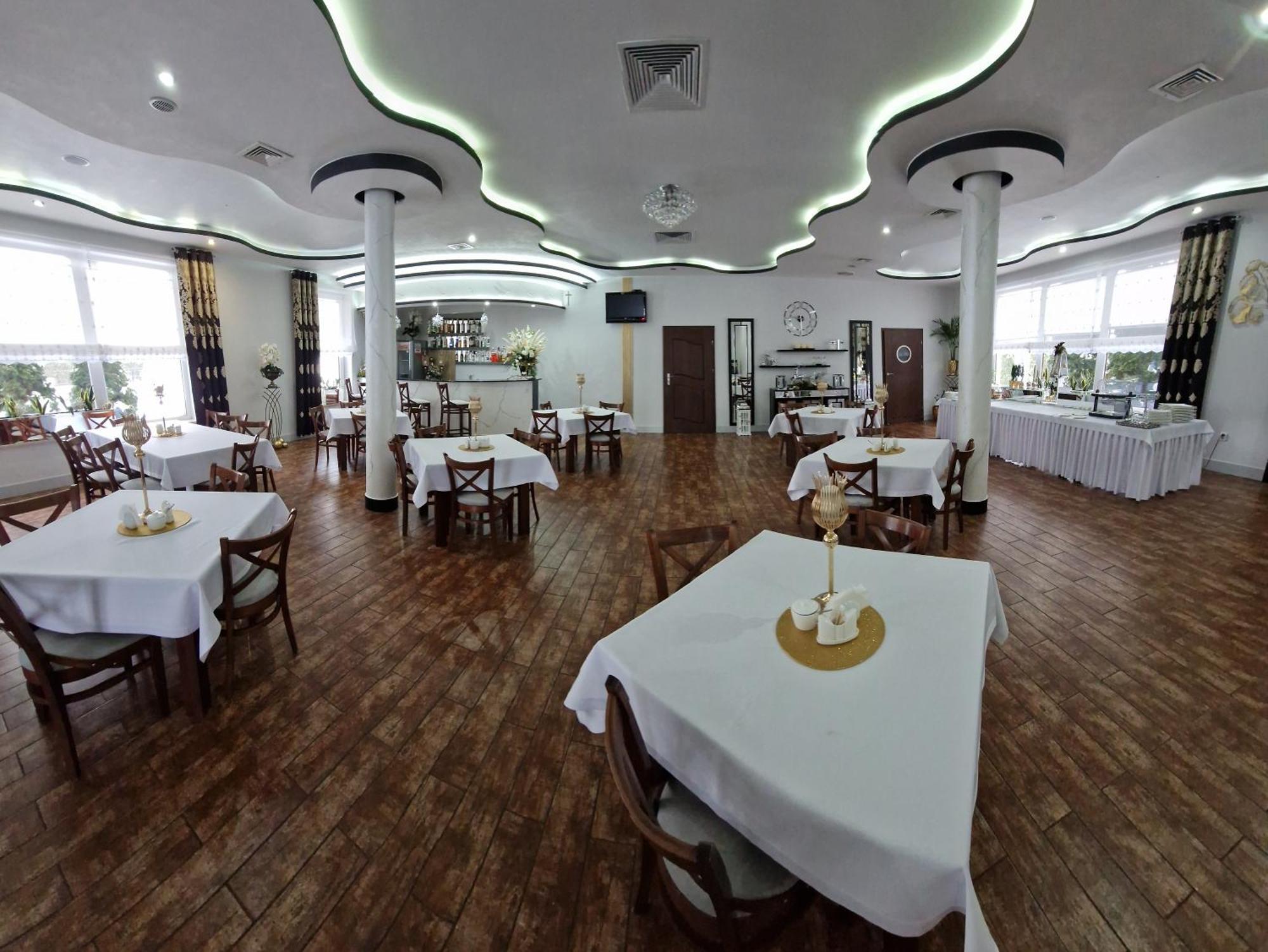 Cynamon Hotel โนวิซอนช์ ภายนอก รูปภาพ