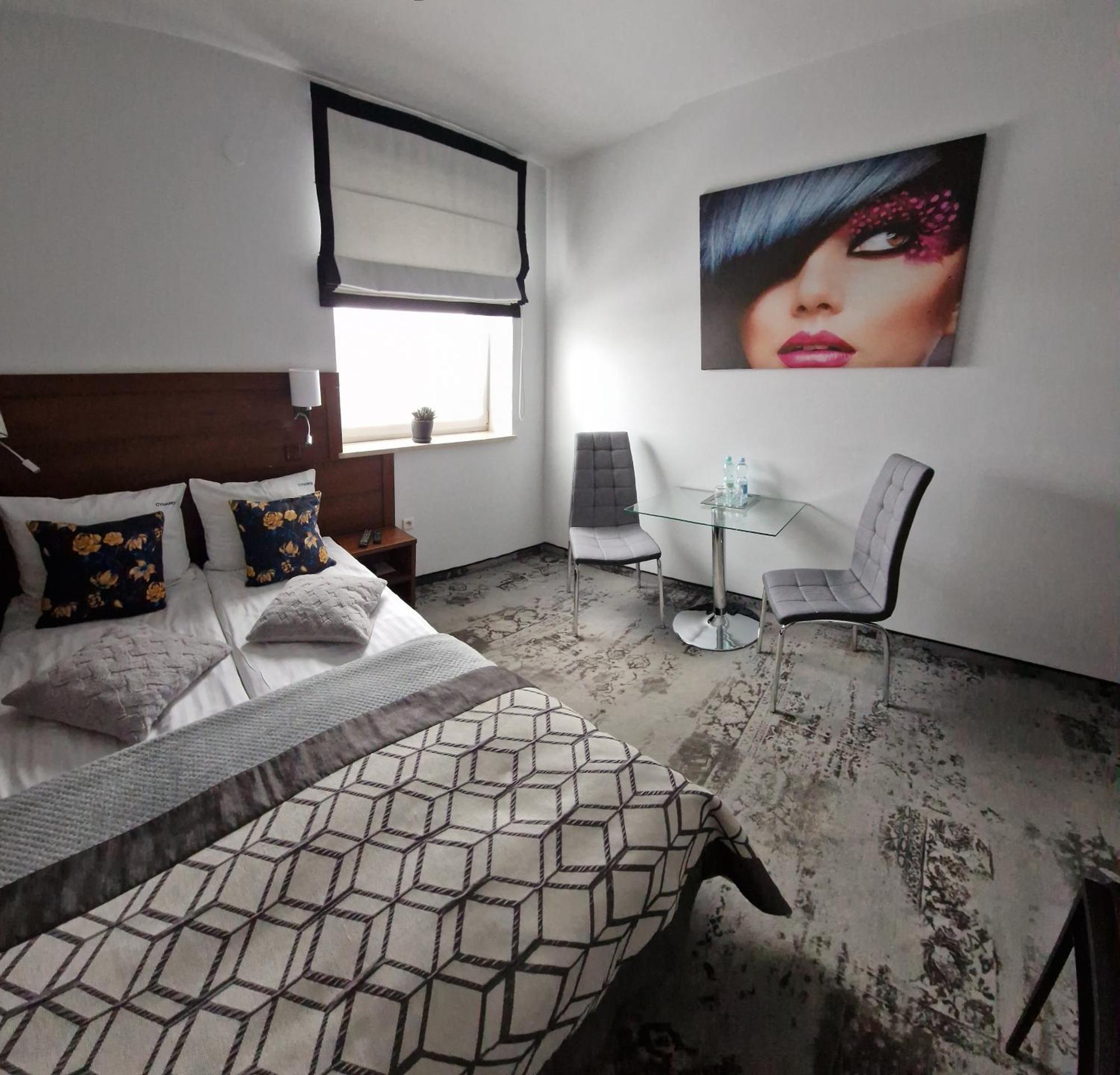 Cynamon Hotel โนวิซอนช์ ภายนอก รูปภาพ