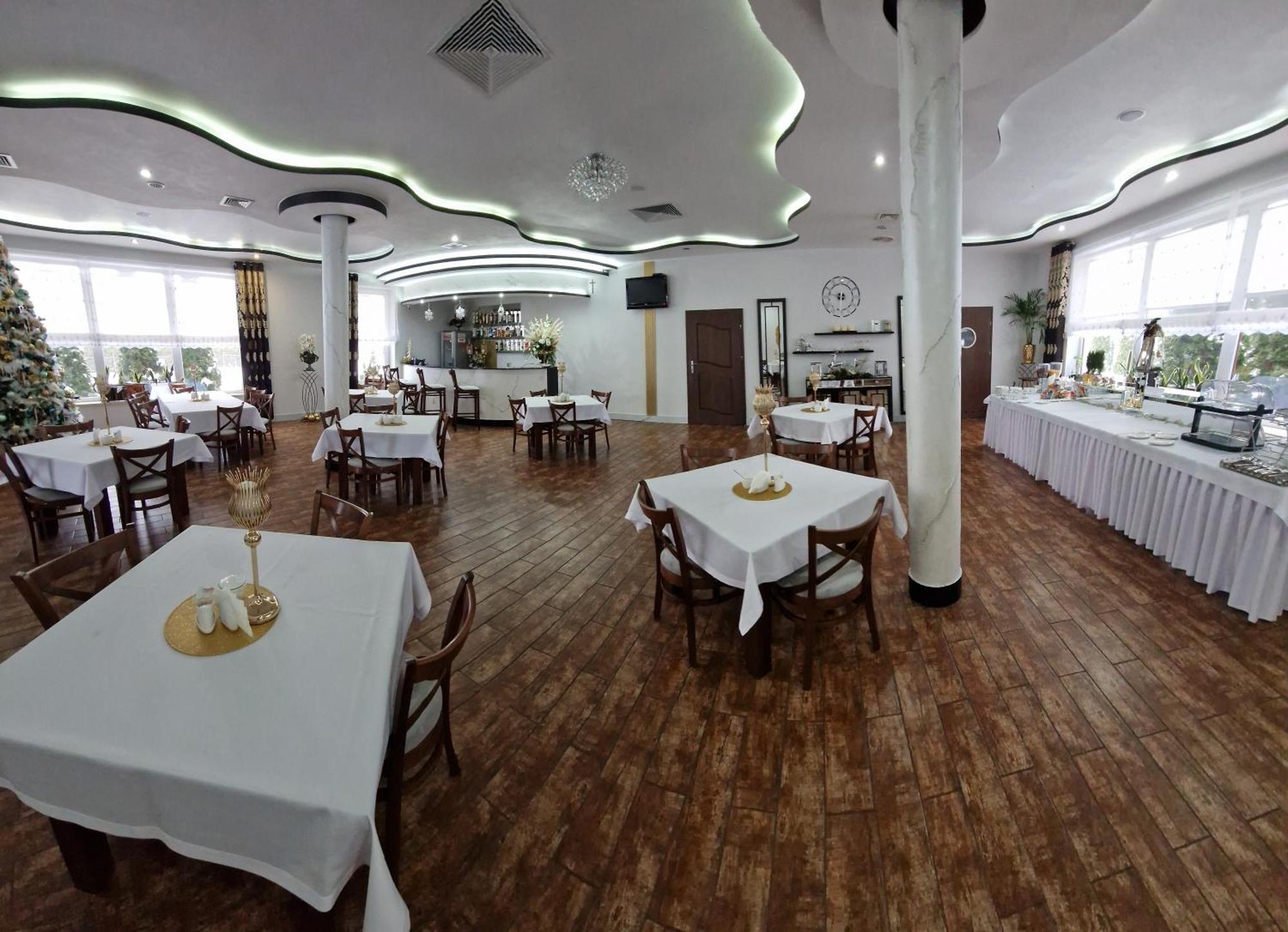 Cynamon Hotel โนวิซอนช์ ภายนอก รูปภาพ