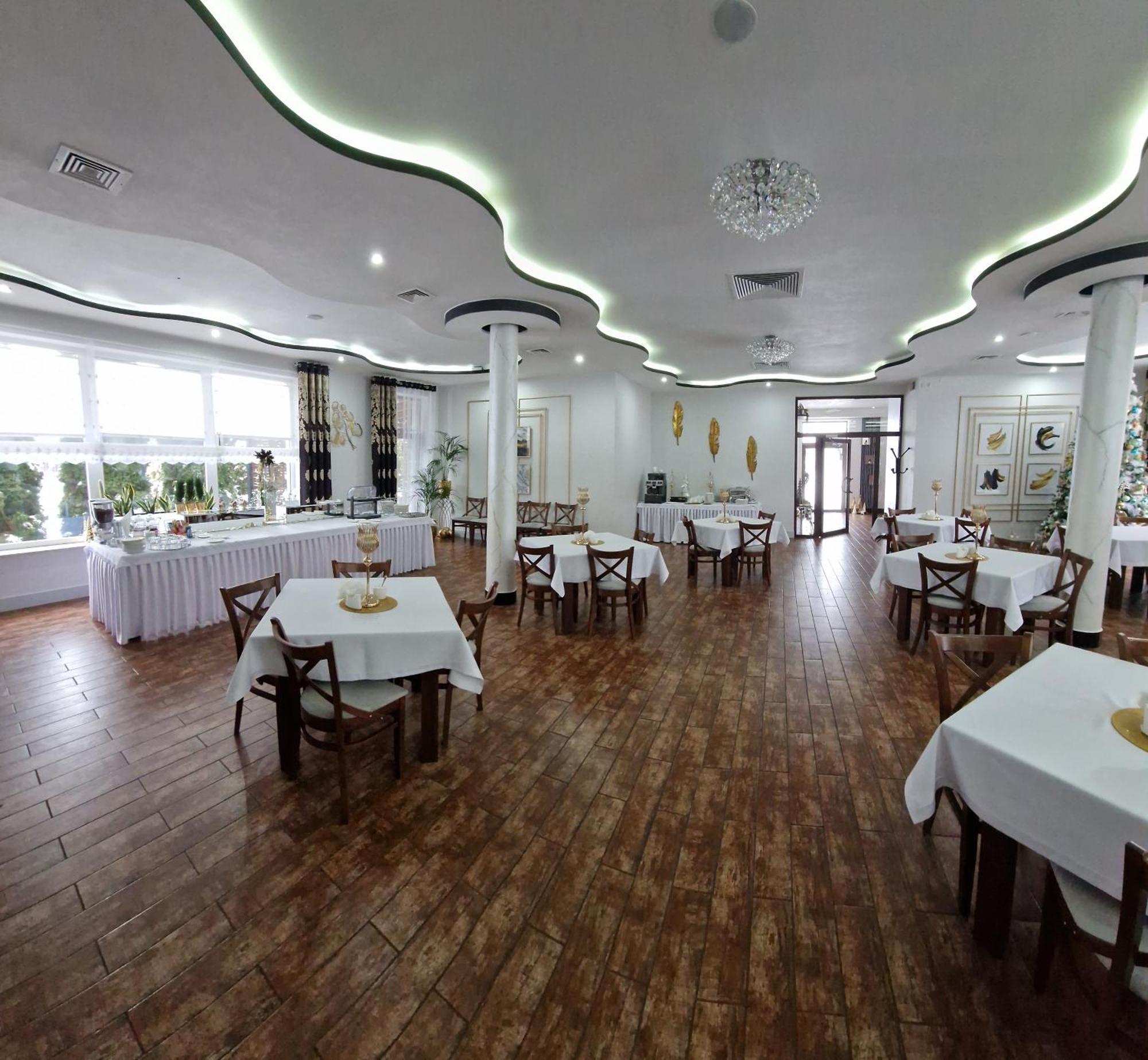 Cynamon Hotel โนวิซอนช์ ภายนอก รูปภาพ