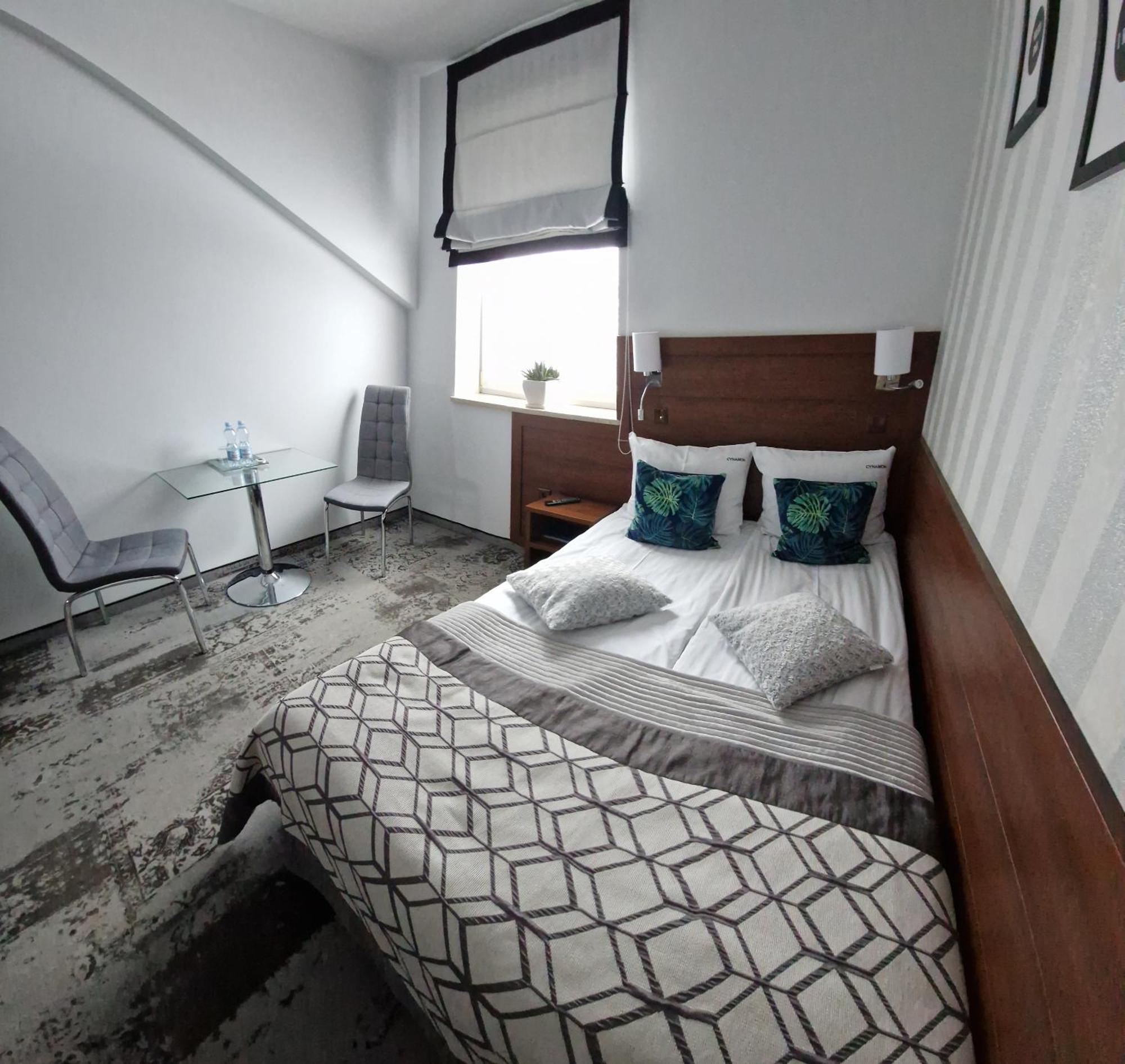 Cynamon Hotel โนวิซอนช์ ภายนอก รูปภาพ