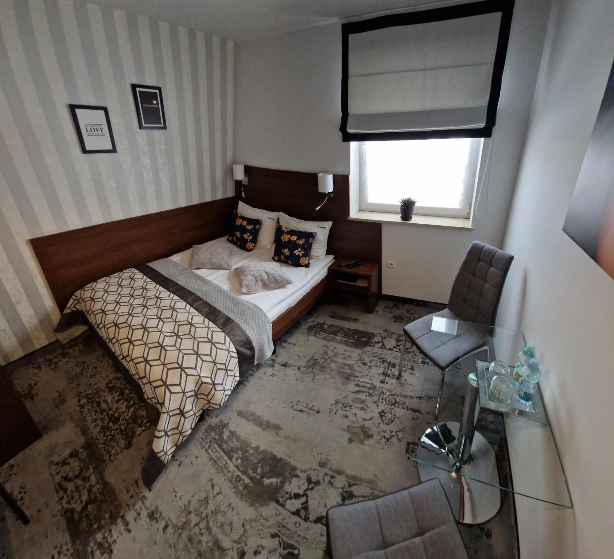 Cynamon Hotel โนวิซอนช์ ภายนอก รูปภาพ