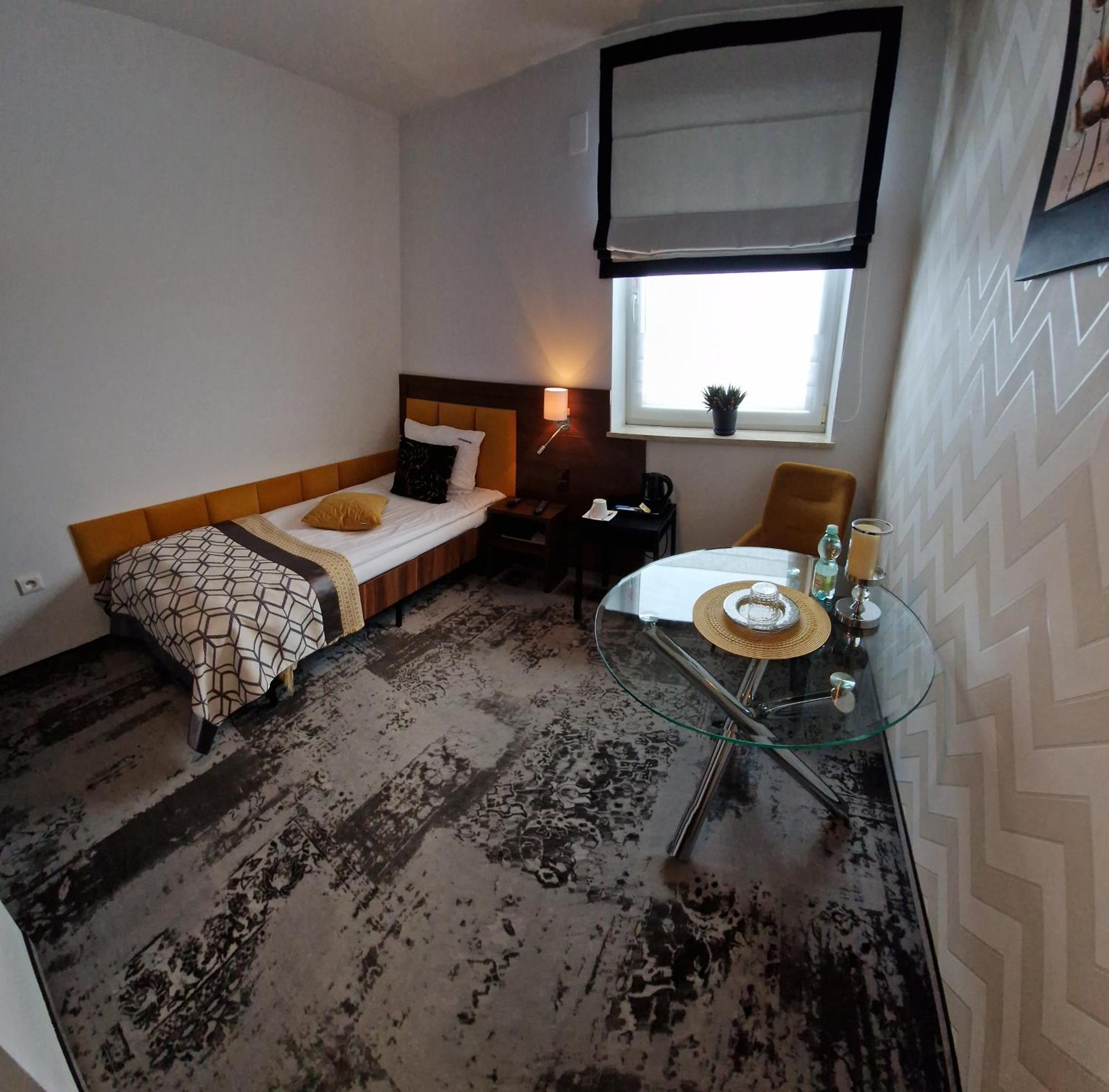 Cynamon Hotel โนวิซอนช์ ภายนอก รูปภาพ