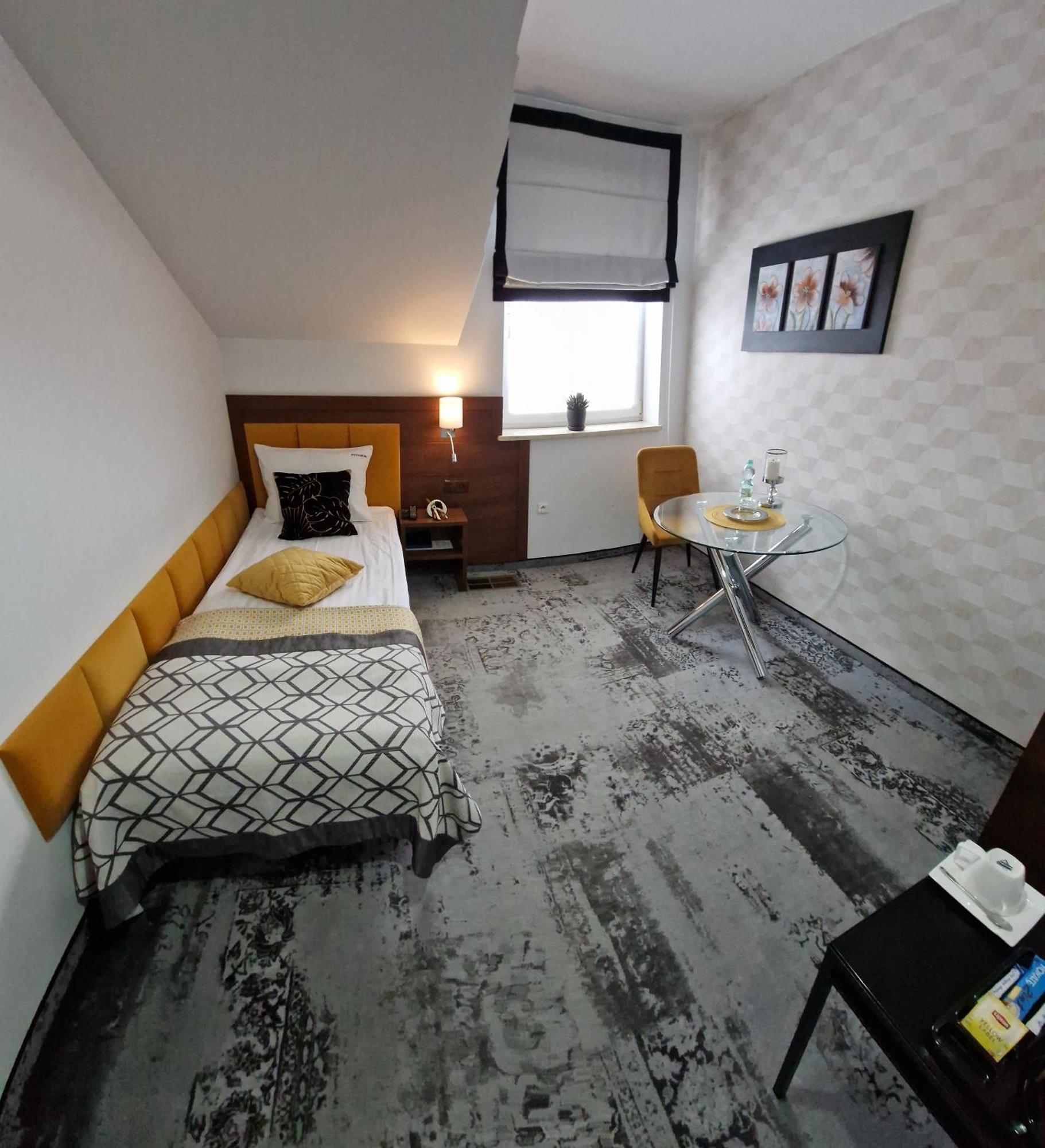 Cynamon Hotel โนวิซอนช์ ภายนอก รูปภาพ