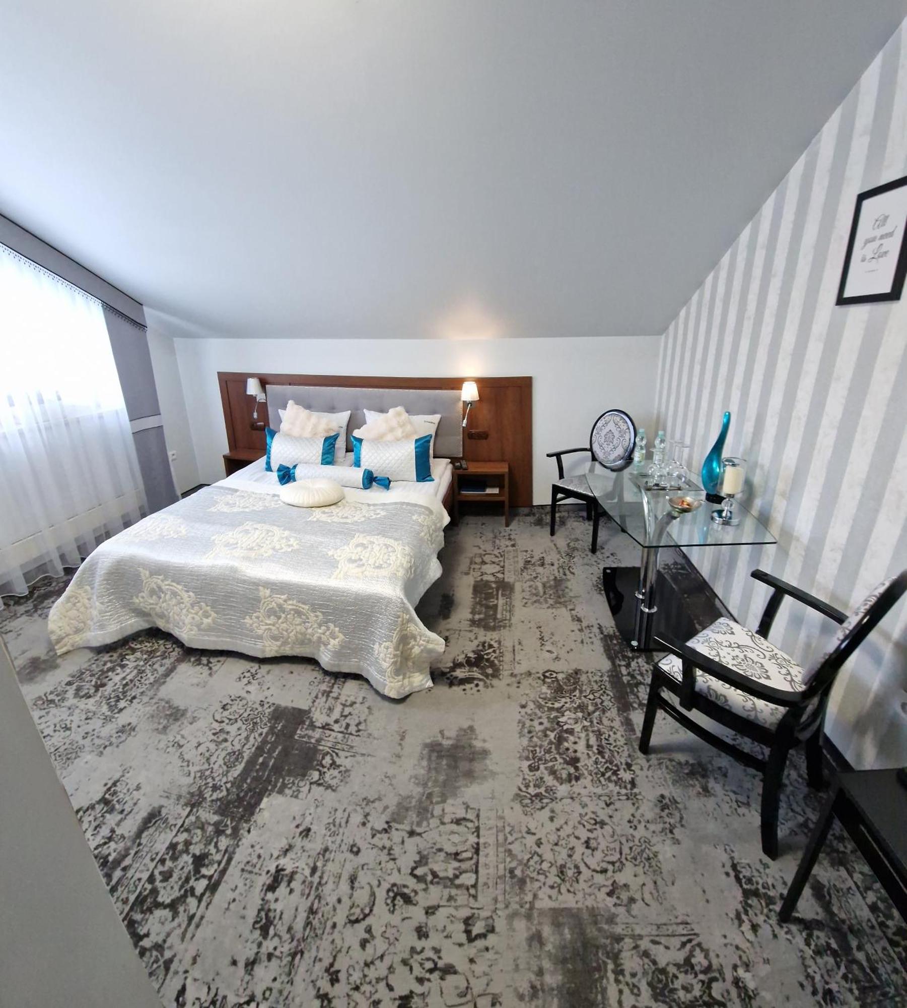 Cynamon Hotel โนวิซอนช์ ภายนอก รูปภาพ